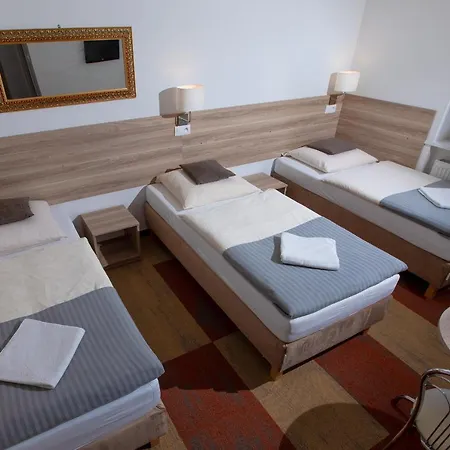 Faleza Adults Only ريفال